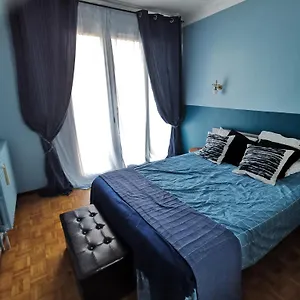 Au Pays D'olmes Appartement